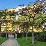 Abora Garden With Terrace, Pool, Extensive Gardens And Free Parking *
