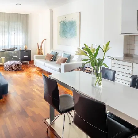 Abora Garden With Terrace, Pool, Extensive Gardens And Free Parking