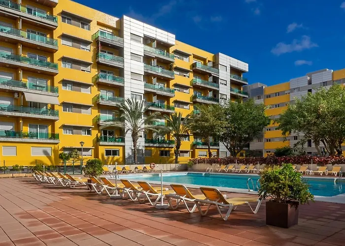 Appartement Abora Garden With Terrace, Pool, Extensive Gardens And Free Parking