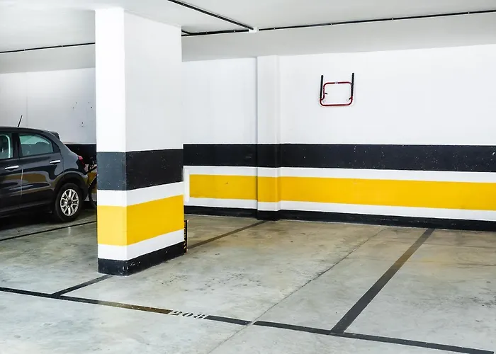 Abora Garden With Terrace, Pool, Extensive Gardens And Free Parking Appartement *