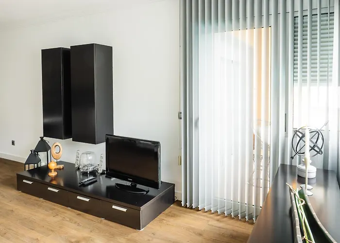 Abora Garden With Terrace, Pool, Extensive Gardens And Free Parking Appartement