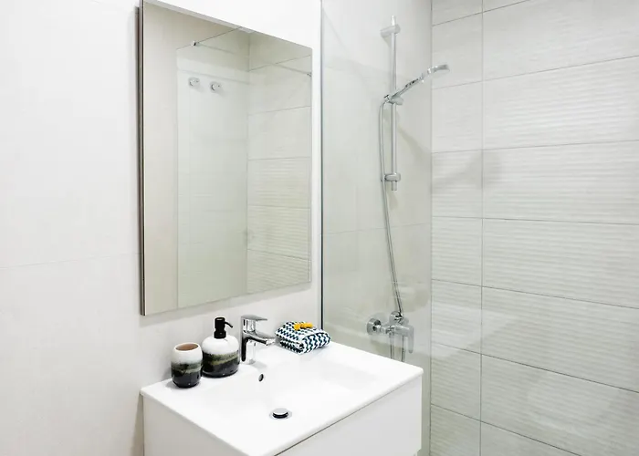 Abora Garden With Terrace, Pool, Extensive Gardens And Free Parking 公寓