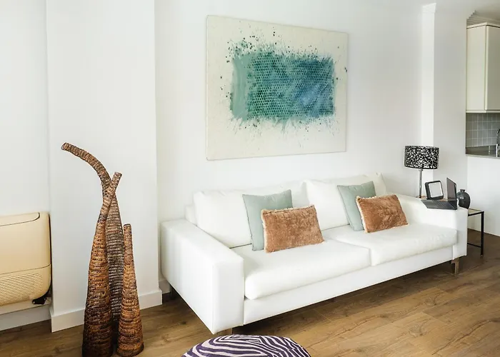 Appartement Abora Garden With Terrace, Pool, Extensive Gardens And Free Parking