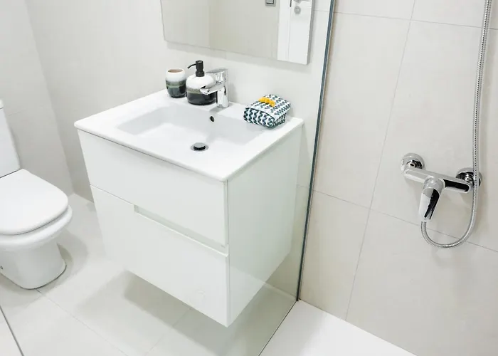 Appartement Abora Garden With Terrace, Pool, Extensive Gardens And Free Parking *