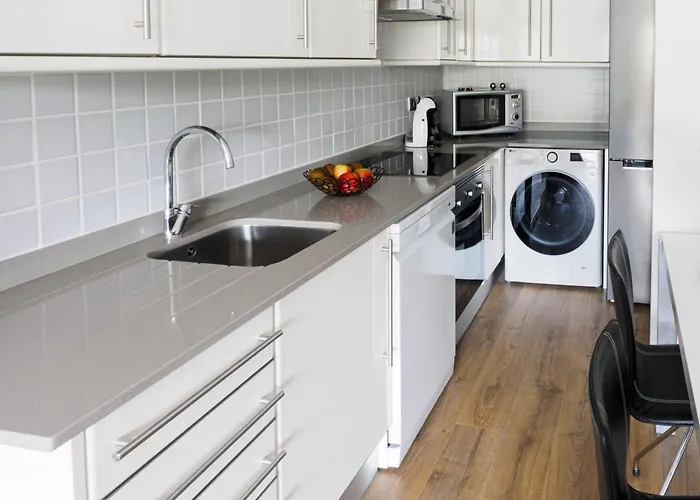 公寓 Abora Garden With Terrace, Pool, Extensive Gardens And Free Parking