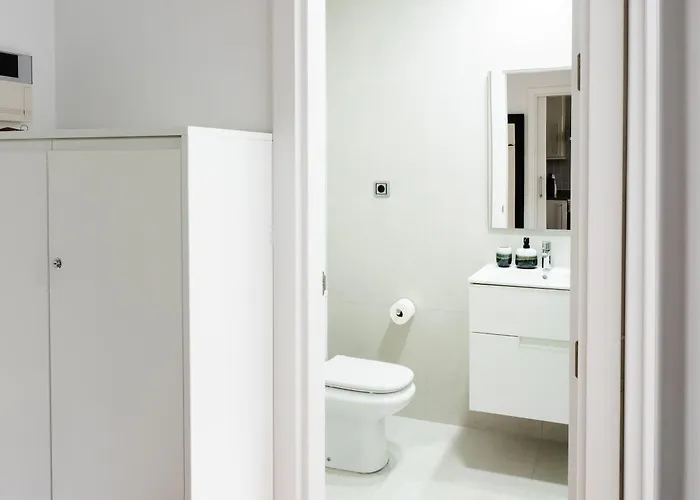 Abora Garden With Terrace, Pool, Extensive Gardens And Free Parking Appartement *